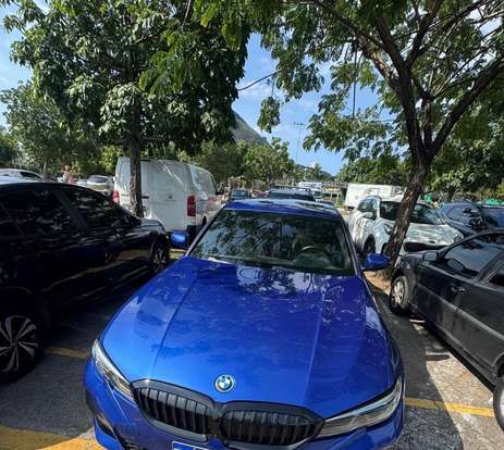 BMW-330e-2020