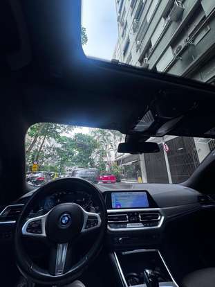 BMW-330e-2020
