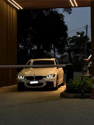 BMW-335i-2013