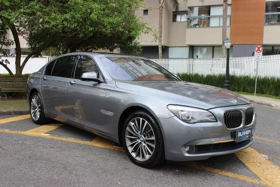 BMW-750Li-2010