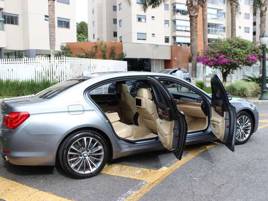 BMW-750Li-4.4 V8 32V ACTIVEHYBRID AUTOMÁTICO BMW-750Li-2010