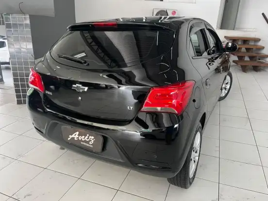 CHEVROLET-ONIX-2017