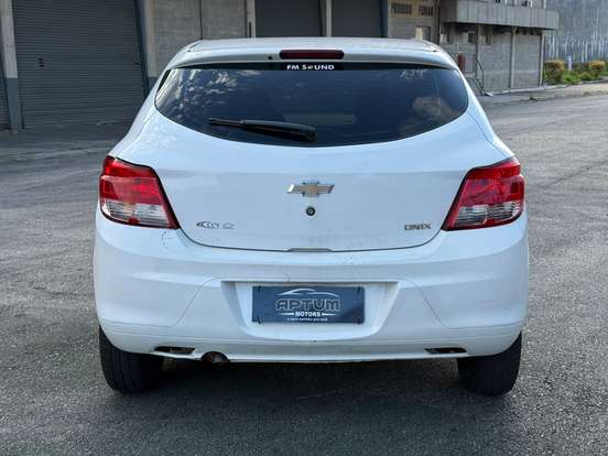 CHEVROLET-ONIX-2015