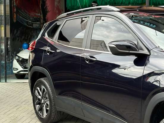 CHEVROLET-TRACKER-2023