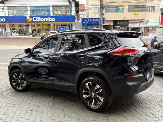 CHEVROLET-TRACKER-2023