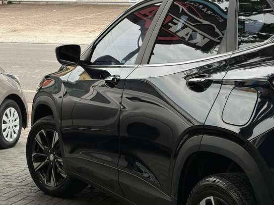 CHEVROLET-TRACKER-2023