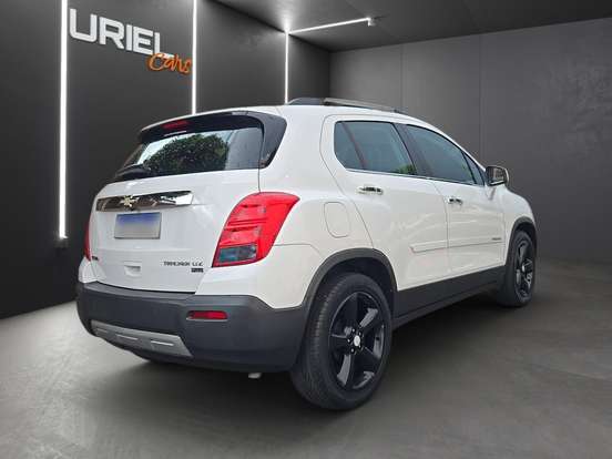 CHEVROLET-TRACKER-2015