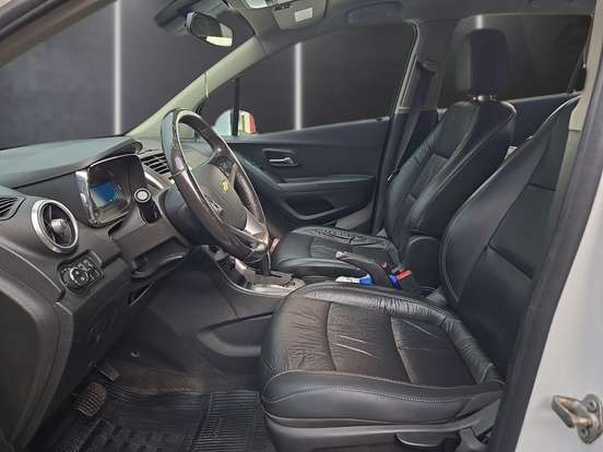 CHEVROLET-TRACKER-2015