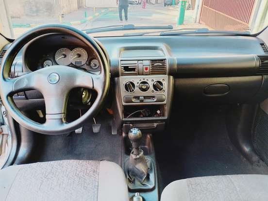 CHEVROLET-CORSA-1.0 MPFI CLASSIC 8V GASOLINA 4P MANUAL CHEVROLET-CORSA-2004