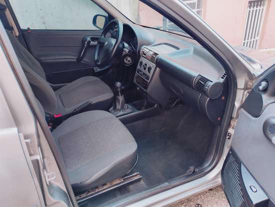 CHEVROLET-CORSA-2004