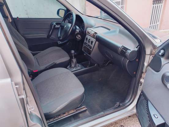 CHEVROLET-CORSA-1.0 MPFI CLASSIC 8V GASOLINA 4P MANUAL CHEVROLET-CORSA-2004
