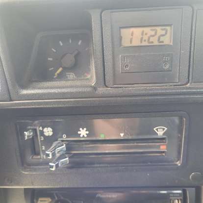 CHEVROLET-D20-1995