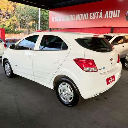 CHEVROLET-ONIX-2018
