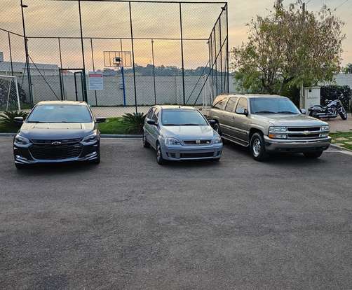 CHEVROLET-SUBURBAN-5.7 V8 GASOLINA 4P AUTOMÁTICO CHEVROLET-SUBURBAN-2002