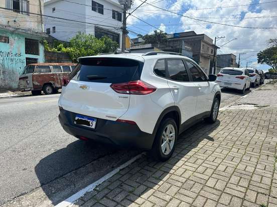 CHEVROLET-TRACKER-2023