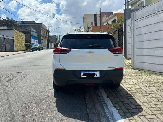 CHEVROLET-TRACKER-2023