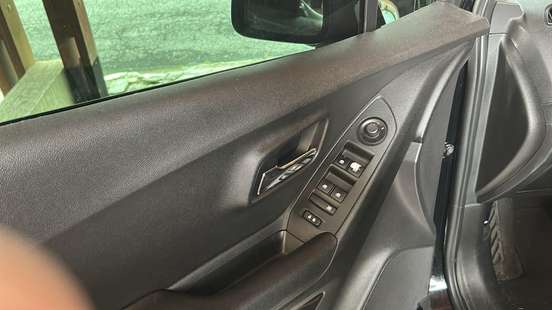 CHEVROLET-TRACKER-2018