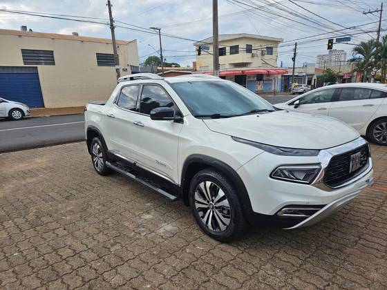 FIAT TORO 2.0 16V TURBO DIESEL VOLCANO 4WD AT9