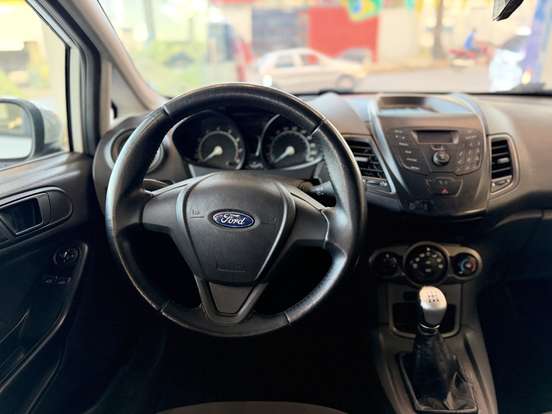 FORD-FIESTA-2014
