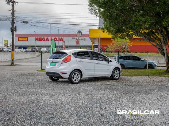 FORD-FIESTA-2016