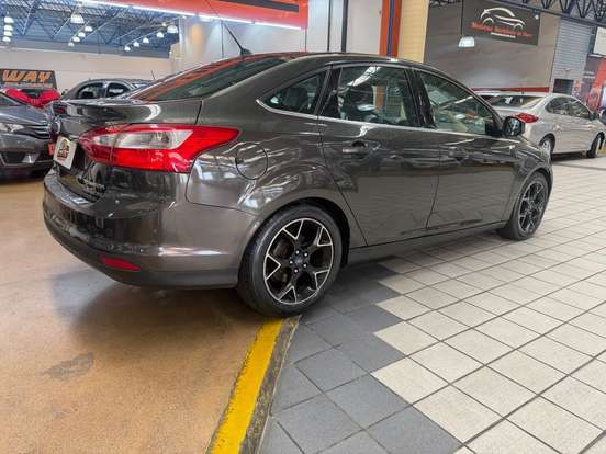 FORD-FOCUS-2.0 TITANIUM PLUS SEDAN 16V FLEX 4P POWERSHIFT FORD-FOCUS-2014
