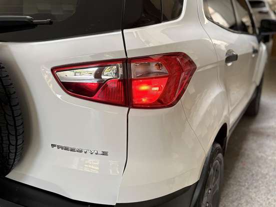 FORD-ECOSPORT-1.5 TI-VCT FLEX FREESTYLE AUTOMÁTICO FORD-ECOSPORT-2017