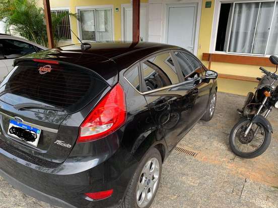 FORD-FIESTA-2012