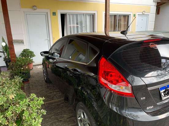 FORD-FIESTA-2012