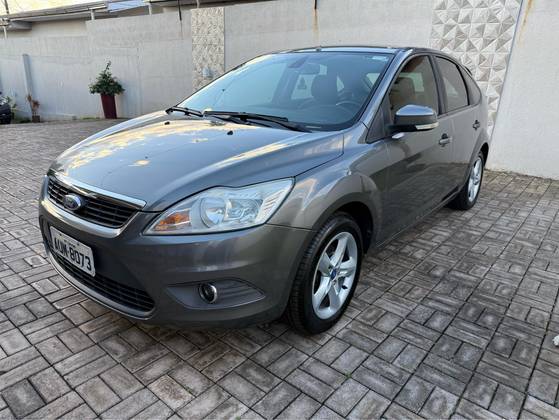 FORD FOCUS 2.0 GLX 16V FLEX 4P AUTOMÁTICO