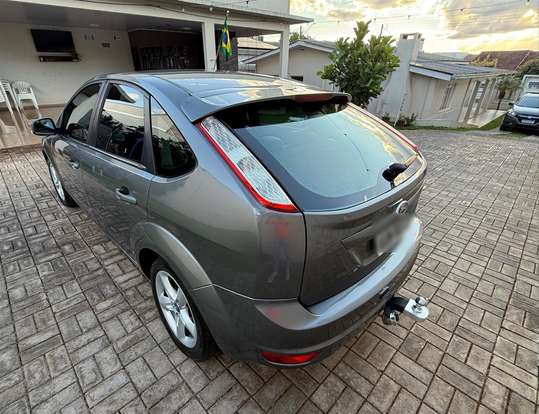 FORD-FOCUS-2012