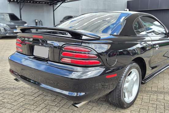 FORD-MUSTANG-1995