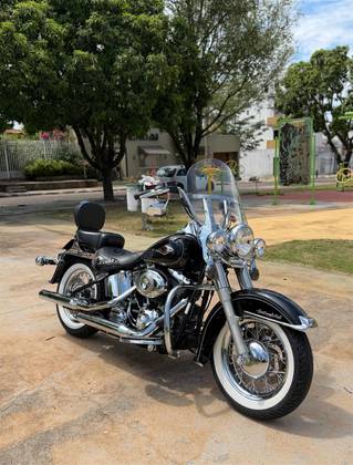 HARLEY-DAVIDSON SOFTAIL HERITAGE CLASSIC 