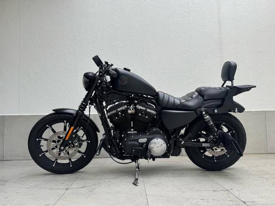 HARLEY-DAVIDSON SPORTSTER IRON 883 