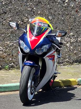 HONDA-CBR 1000RR FIREBLADE-2011