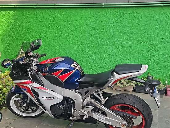 HONDA-CBR 1000RR FIREBLADE HONDA-CBR 1000RR FIREBLADE-2011