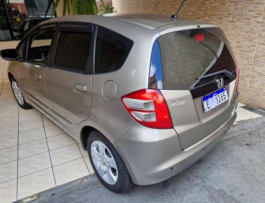 HONDA-FIT-2010
