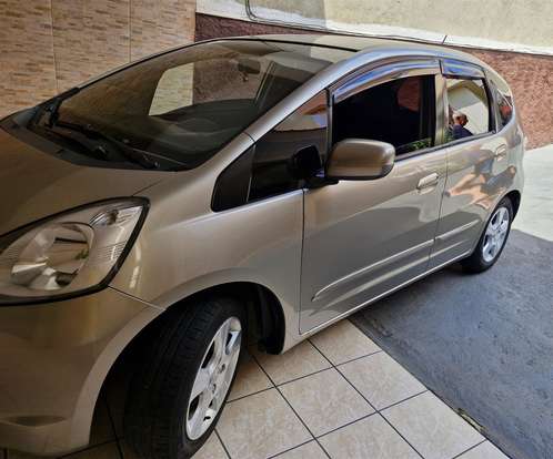 HONDA-FIT-2010
