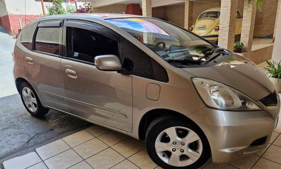 HONDA-FIT-2010