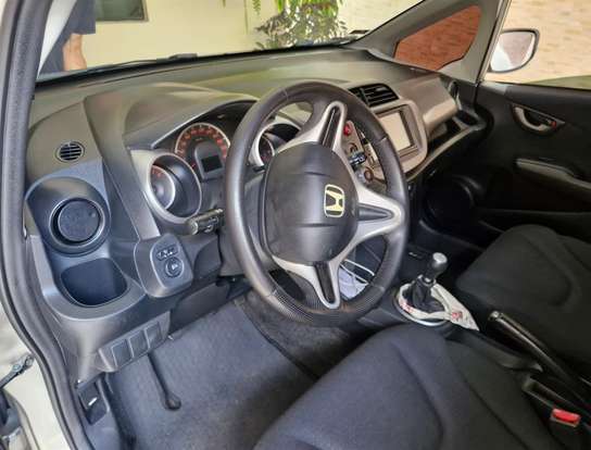 HONDA-FIT-2010