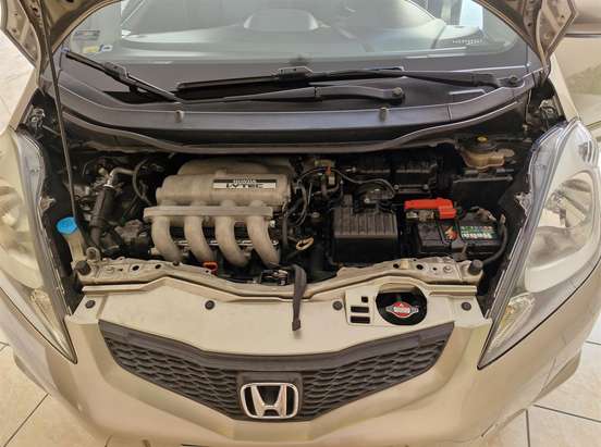 HONDA-FIT-2010