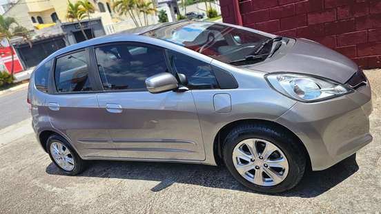 HONDA-FIT-2012