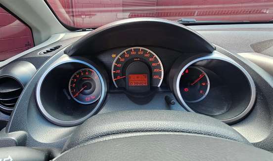 HONDA-FIT-2012