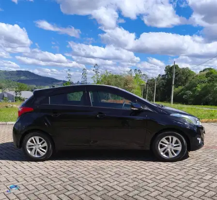 HYUNDAI-HB20-2013