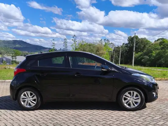 HYUNDAI-HB20-1.6 PREMIUM 16V FLEX 4P MANUAL HYUNDAI-HB20-2013