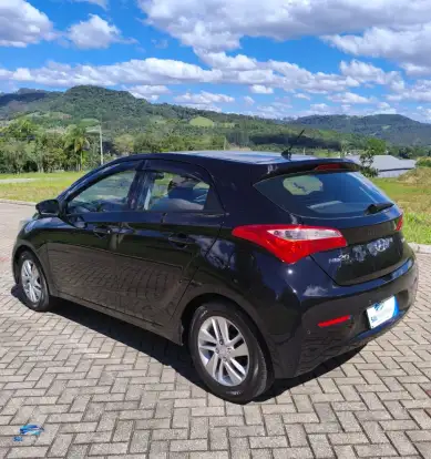 HYUNDAI-HB20-2013