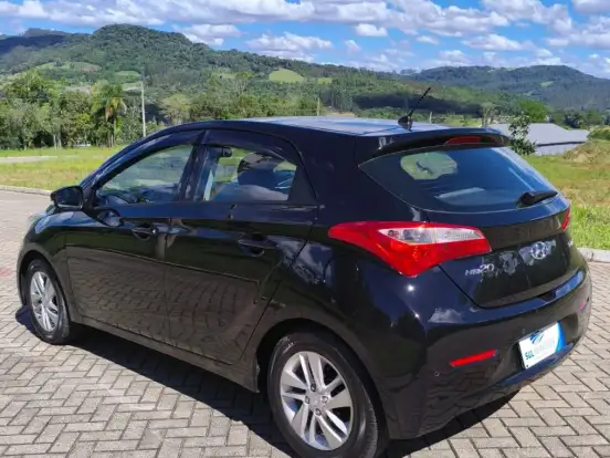 HYUNDAI-HB20-1.6 PREMIUM 16V FLEX 4P MANUAL HYUNDAI-HB20-2013