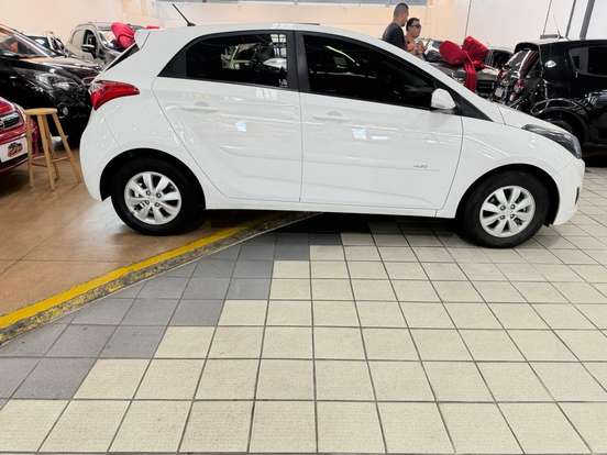 HYUNDAI-HB20-2015