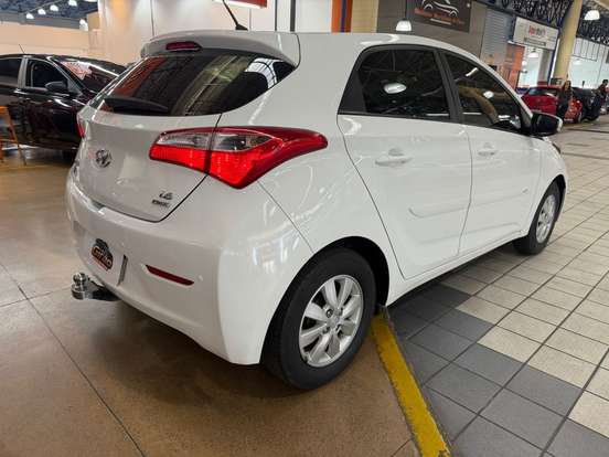 HYUNDAI-HB20-2015