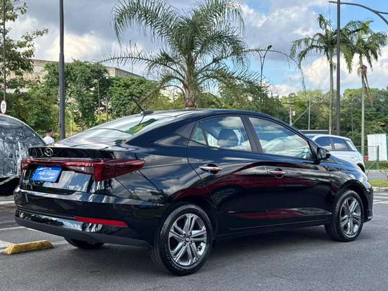HYUNDAI-HB20S-2025