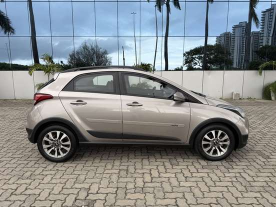 HYUNDAI-HB20X-2016